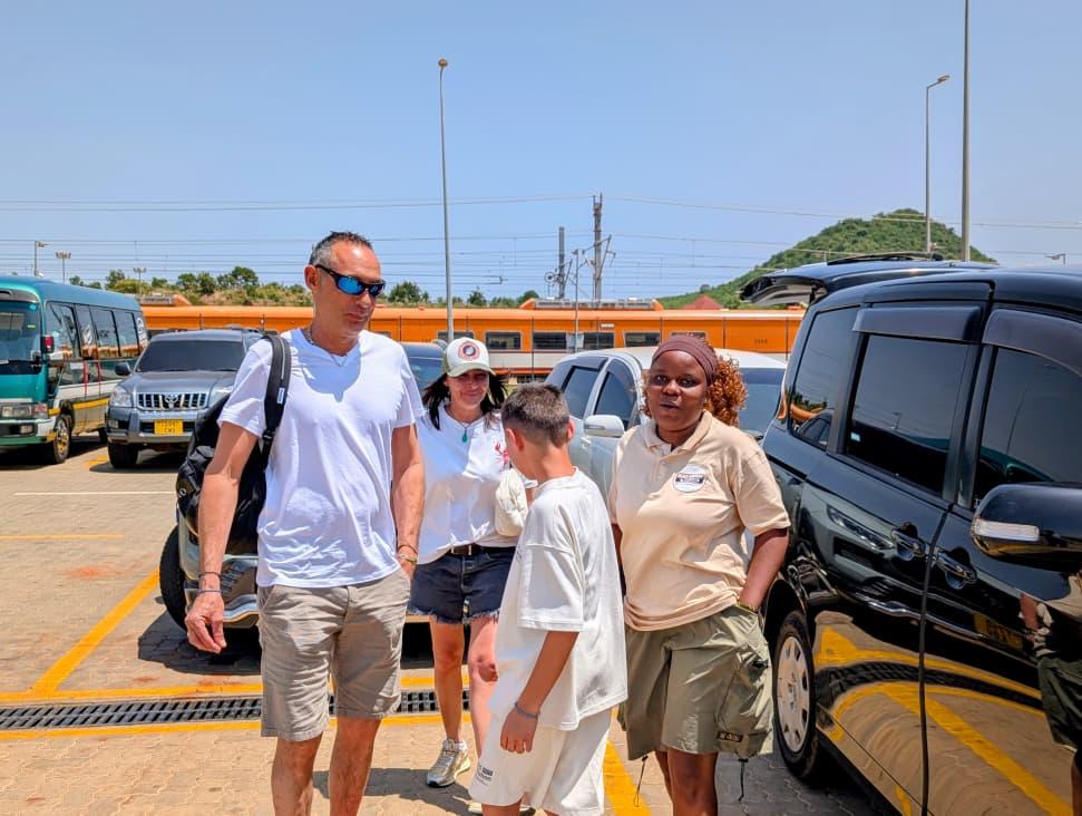 Expérience Safari de 2 Jours à Mikumi – Une Escapade Familiale Parfaite depuis D