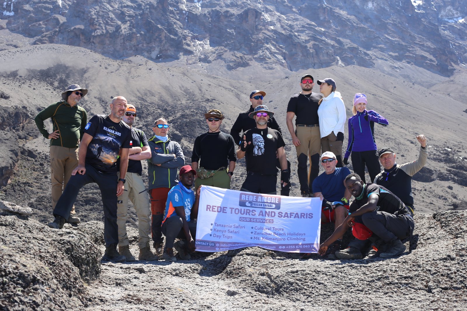 Large group of hikers from polland hiking kilimanjaro with Rede Tours and Safaris