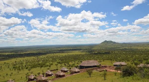 Luxury tented camp in Serengeti