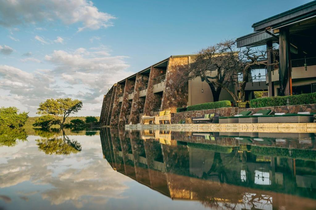 Luxury lodge in Serengeti National Park